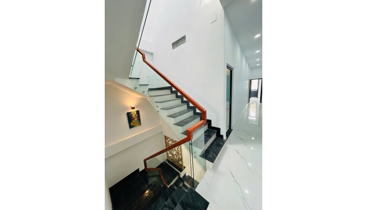 NHÀ 1/ HƯƠNG LỘ 3, 67M2, 3 TẦNG 5PN, XE HƠI VÀO NHÀ GIÁ 6.X TỶ